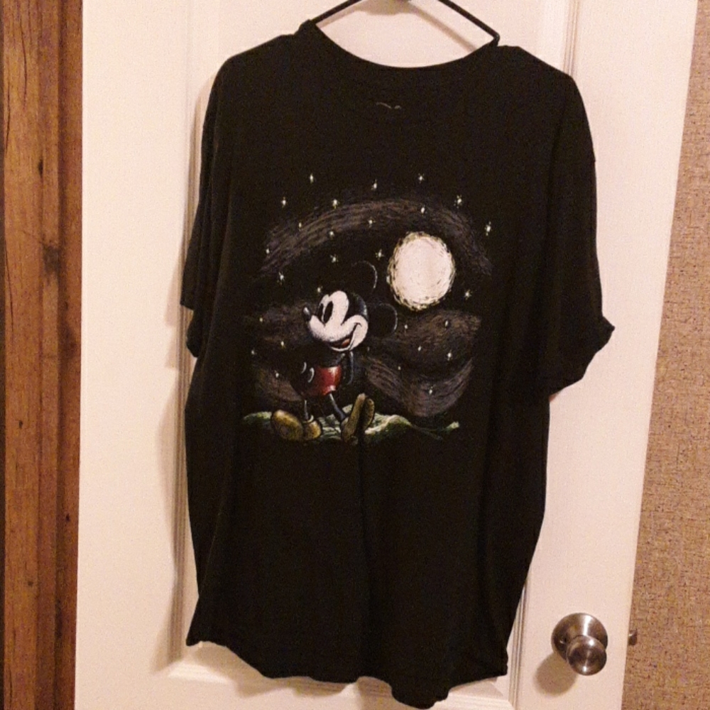 Mickey mouse moon gazing t-shirt